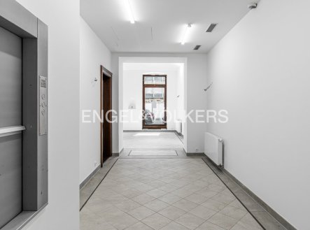 Pronájem obchodní prostory, 93 m²