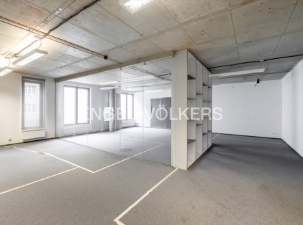Pronájem kanceláře, 185 m²