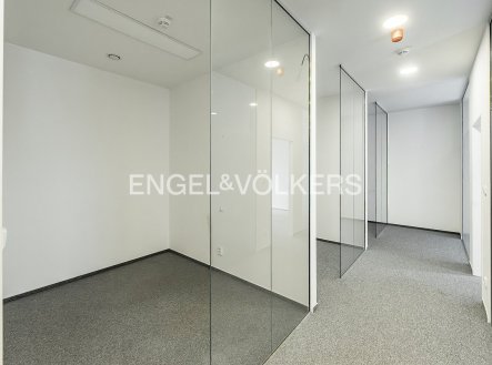 Pronájem kanceláře, 152 m²