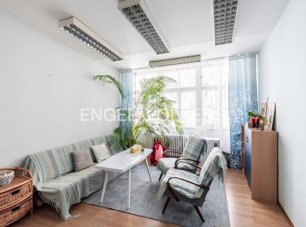 Pronájem kanceláře, 226 m²