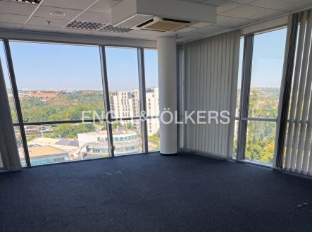 Pronájem kanceláře, 307 m²