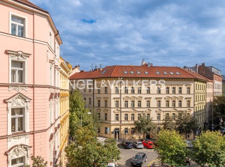 Pronájem bytu, 4+kk, 144 m²