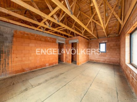 4 | Prodej - dům/vila, 240 m²