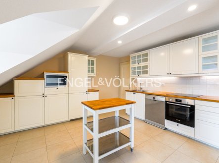 Pronájem bytu, 4+kk, 155 m²