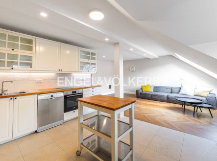 Pronájem bytu, 4+kk, 155 m²