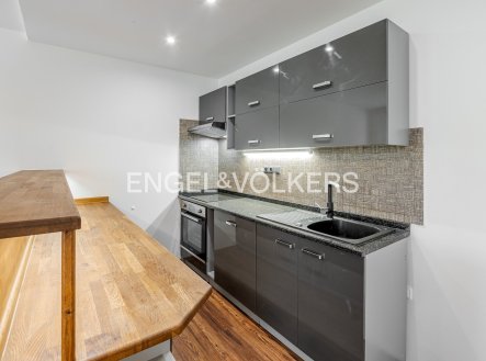 Pronájem bytu, 3+kk, 74 m²