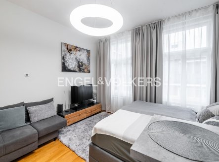 Pronájem bytu, 1+kk, 30 m²