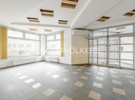 Pronájem obchodní prostory, 224 m²