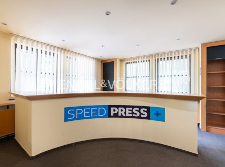 Pronájem kanceláře, 849 m²