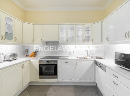 Pronájem bytu, 4+1, 150 m²