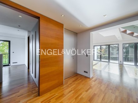 Pronájem bytu, 4+kk, 175 m²