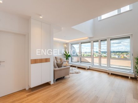 Pronájem bytu, 4+kk, 131 m²