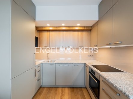 Pronájem bytu, 4+kk, 131 m²