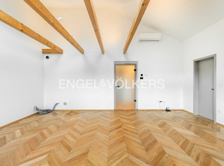 Prodej bytu, 4+kk, 105 m²