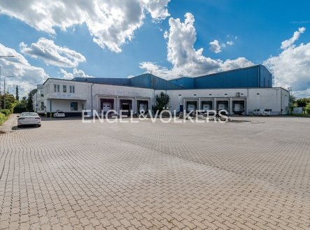 Pronájem komerčního objektu, sklad, 4 712 m²