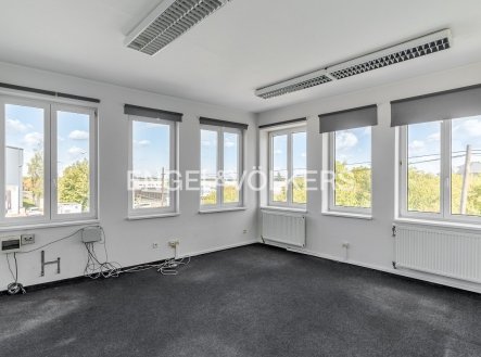 Pronájem komerčního objektu, výroba, 4 712 m²