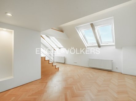Pronájem bytu, 2+1, 98 m²