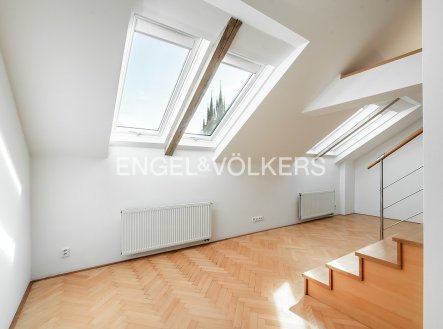 Pronájem bytu, 2+1, 98 m²