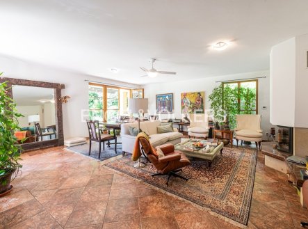 Pronájem domu/vily, 340 m²