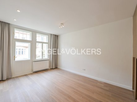 Pronájem bytu, 3+kk, 93 m²