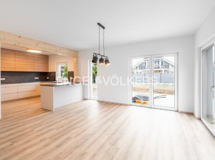 Pronájem domu/vily, 167 m² obrázek