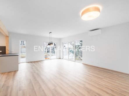 Pronájem domu/vily, 167 m²