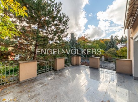 Pronájem domu/vily, 560 m²