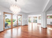 Pronájem domu/vily, 315 m²