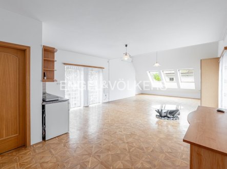 Pronájem kanceláře, 83 m²