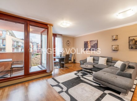 Pronájem bytu, 2+kk, 67 m²