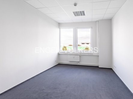 Pronájem kanceláře, 185 m²