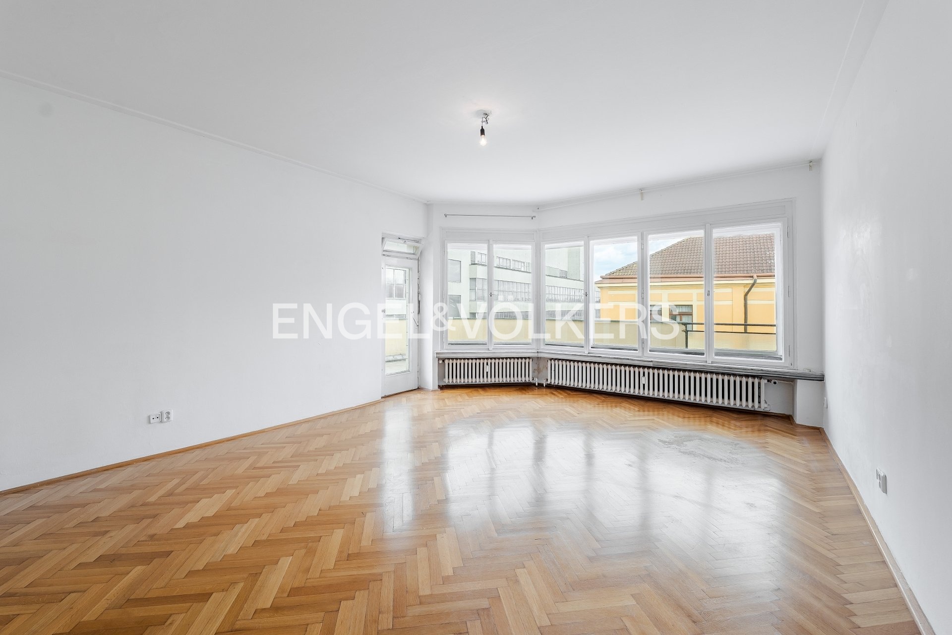 01_P1660494-HDR_web