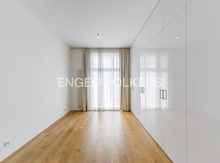 Pronájem bytu, 5+kk, 184 m²