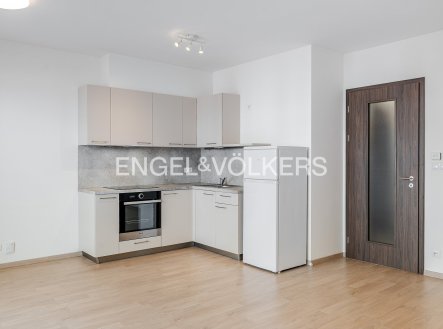 Pronájem bytu, 1+kk, 39 m²