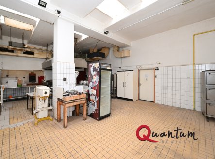 Pronájem komerčního objektu, jiný, 374 m²
