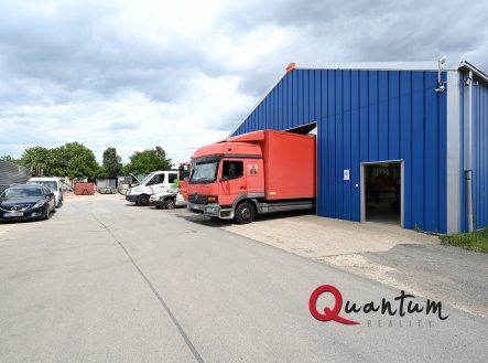 Pronájem komerčního objektu, sklad, 384 m²