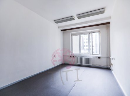 Pronájem kanceláře, 70 m²