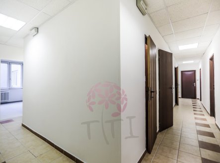 Pronájem kanceláře, 70 m²