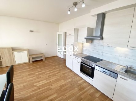 Pronájem bytu, 2+kk, 57 m²