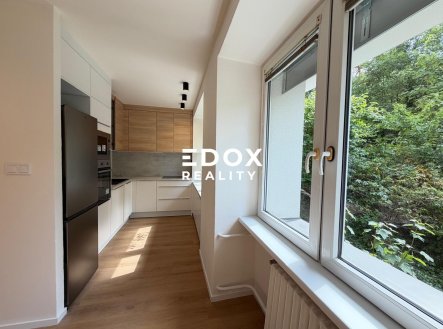 Pronájem bytu, 3+kk, 58 m²