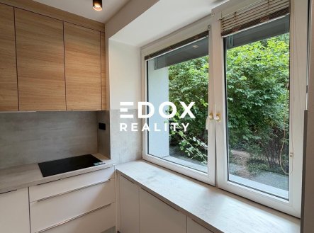 Pronájem bytu, 3+kk, 58 m²