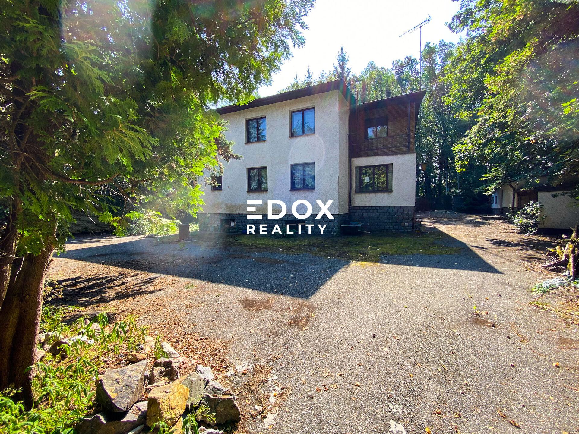 Prodej RD 300 m2, pozemek 2228 m2, Braškov.