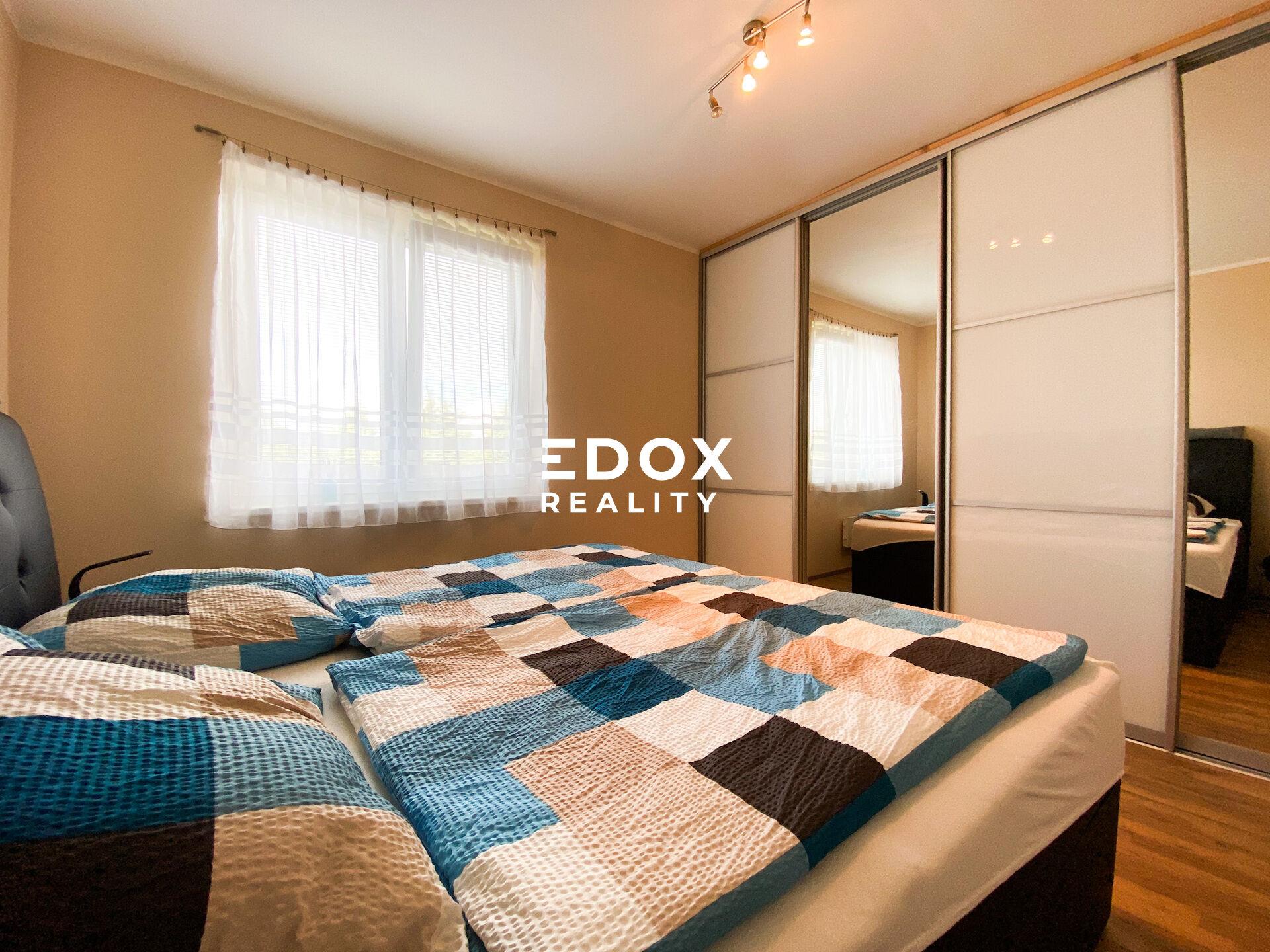 Prodej bytu 2 + KK, 56 m², OV, Z, ulice Ecksteinova, Chýně – Praha západ.