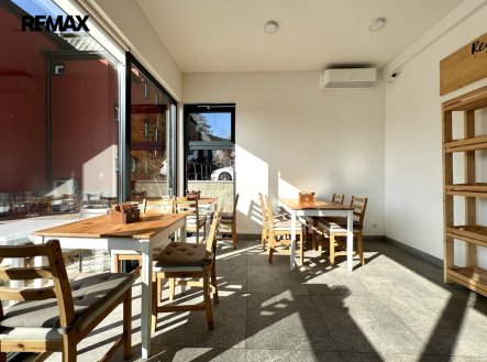 Pronájem jiné komerční nemovitosti, 38 m²