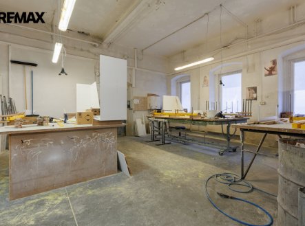 Prodej výrobní prostory, 1 766 m²