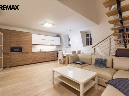 Pronájem bytu, 4+kk, 118 m²