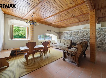 Prodej pozemku pro komerční výstavbu, 105 830 m²
