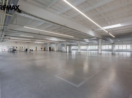 Pronájem výrobní prostory, 2 489 m²