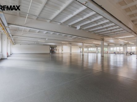 Pronájem výrobní prostory, 2 489 m²