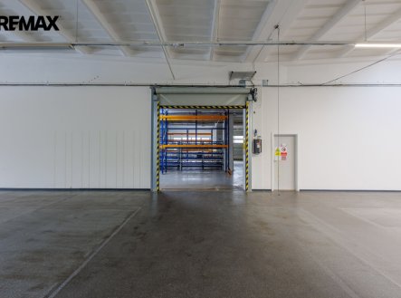 Pronájem výrobní prostory, 2 489 m²